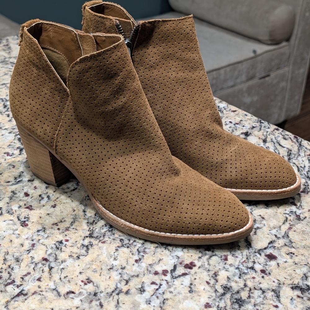 Dolce Vita Sable Camel Suede Leather Ankle Bootie Sz 8